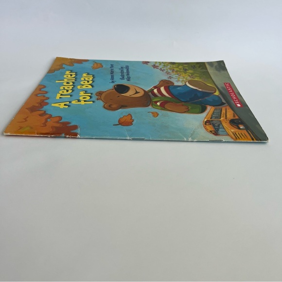 A teacher for Bear by Anne-Marie Pace, children’s paperback book - Picture 7 of 16